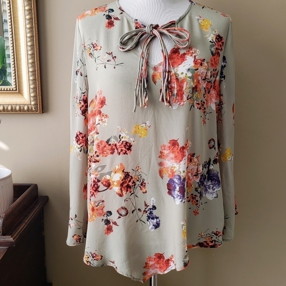 Tolani Green Silk Floral Tie Neck Bell Sleeve Tunic Top Size Large - Picture 5 of 11